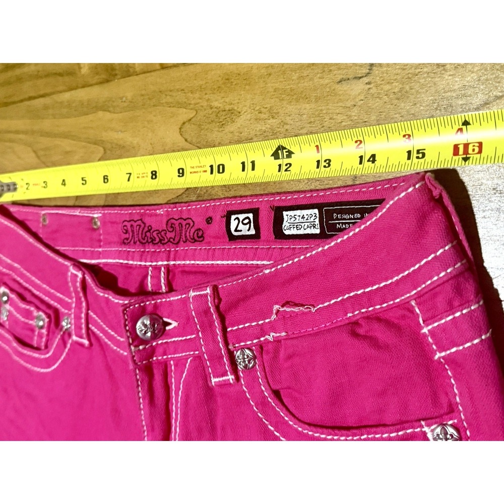 Vintage Miss Me Pink Capri Jeans Women 29 Wing Cross Embellished Y2K Cropped - Picture 6 of 11
